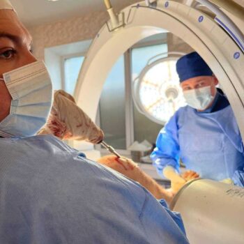 f65de0ce-57ef-4d81-8dbe-8b722642ebee